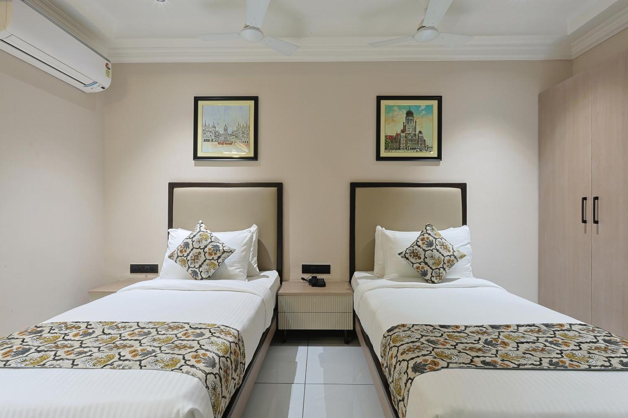 Hotel Royal Town Ahmedabad Exteriör bild